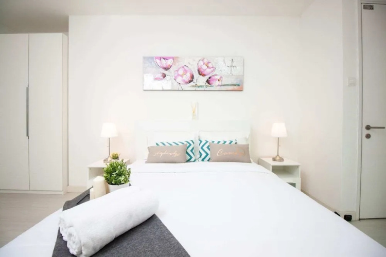 Binjai8 by Plush