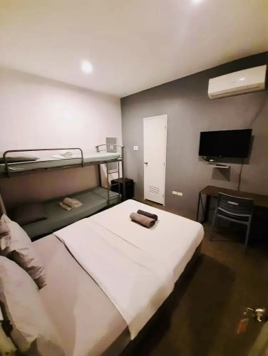 Economy Quadruple room