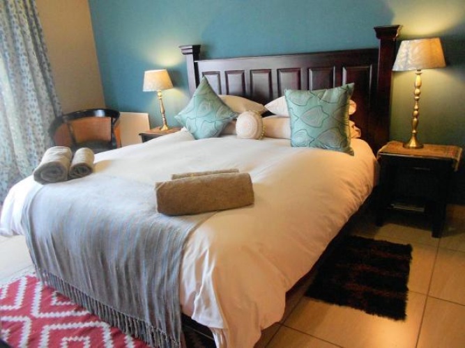 Deluxe Double Suite with pool view