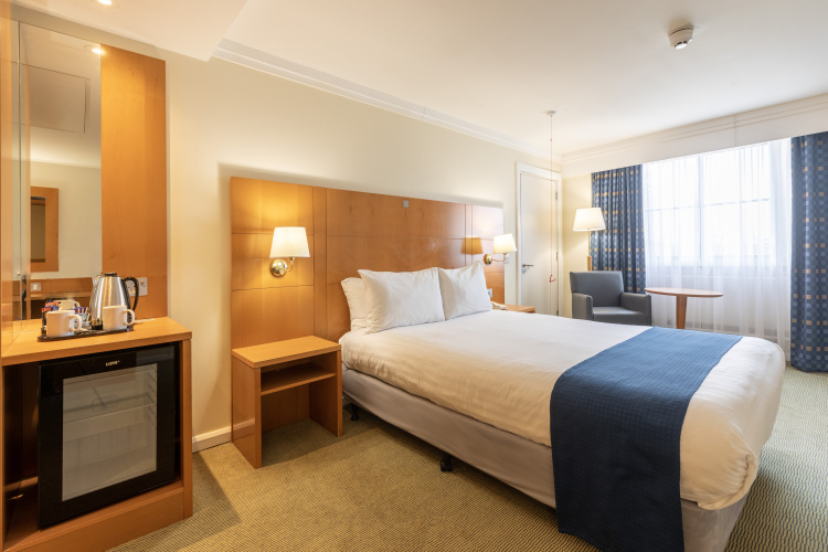 Holiday Inn Sutton photo 8