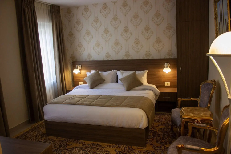 Khan Khediwe Hotel