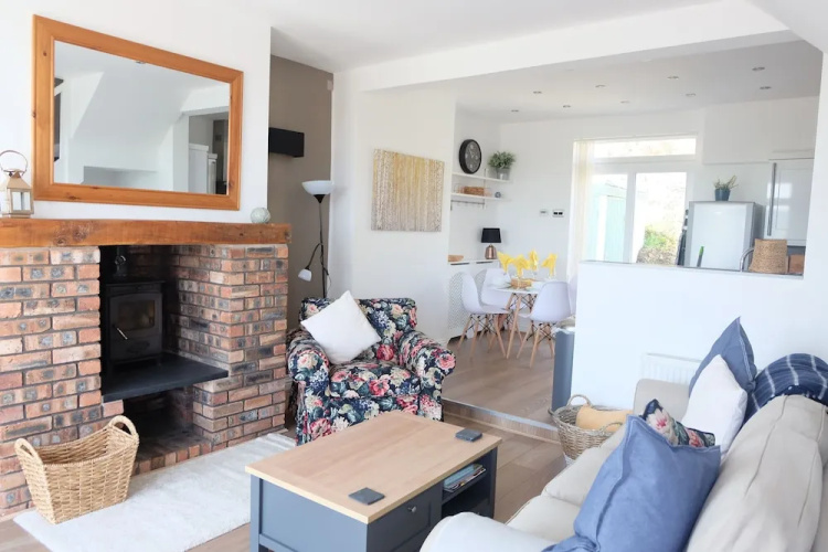 1 Saron Cottages