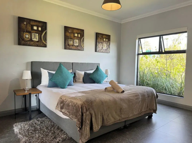 Stones Throw Manor