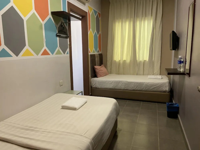 SUPER OYO 90701 Venomi Hotel