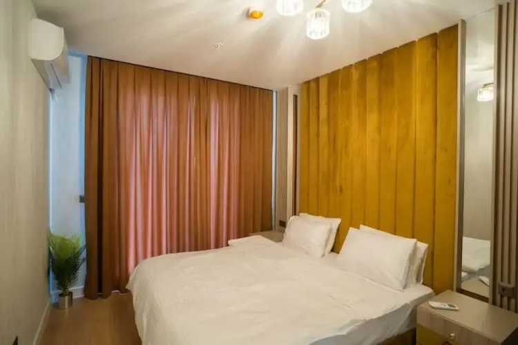Fancy 2 1 Apt 2 Bathrooms - Core Living