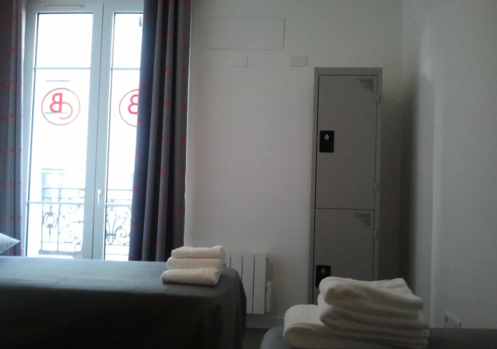 Beautiful Belleville Hostel & Hotel