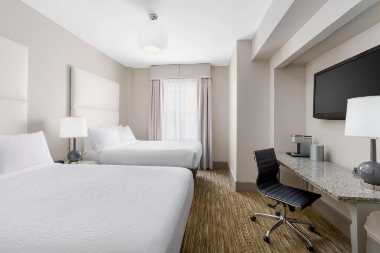 Hotel Cass - A Holiday Inn Express at Magnificent Mile photo 8