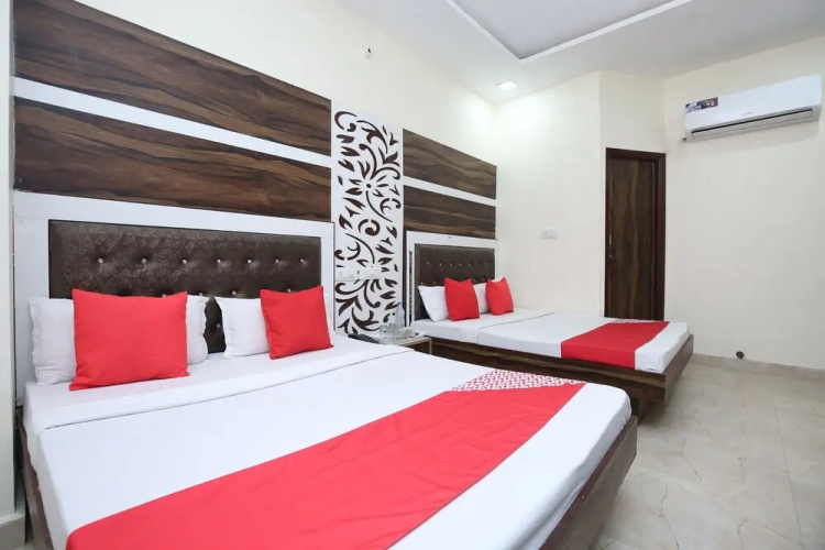 Oyo 22652 Sehmi'S Best Rest Inn
