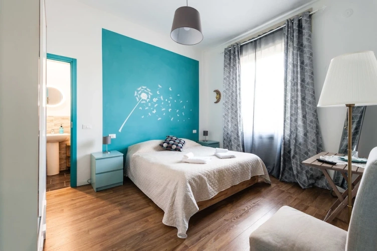 Standard Triple room with city view