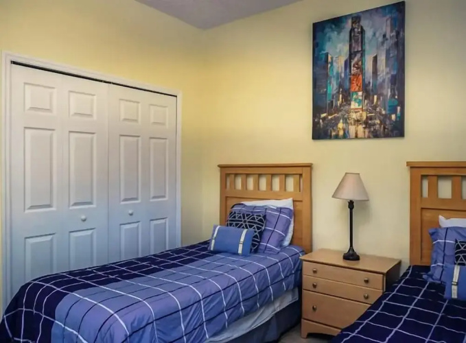 Crescent Lakes Villa