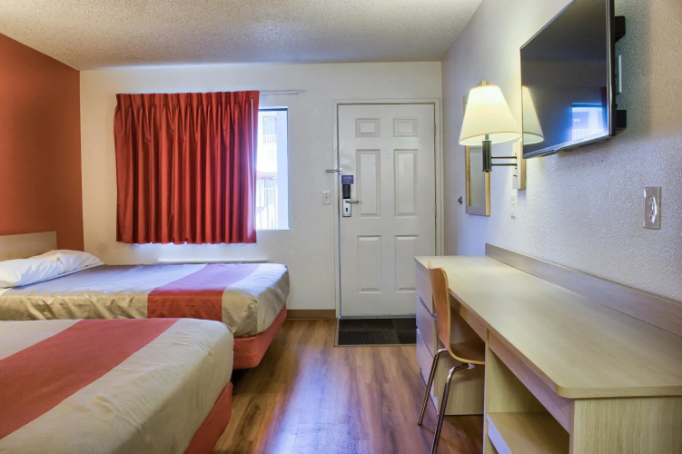 Motel 6 Seattle, WA - South