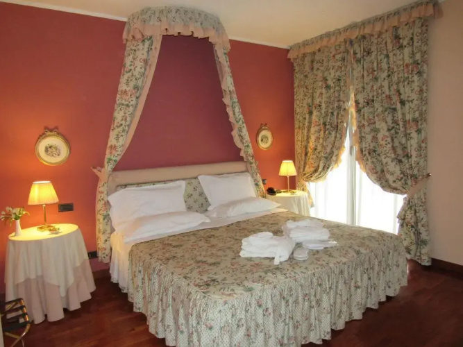 Green Hotel