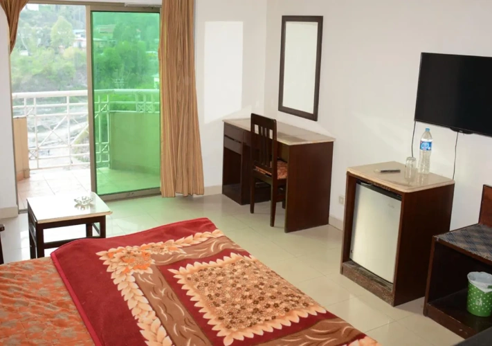 Standard Triple Family Suite
