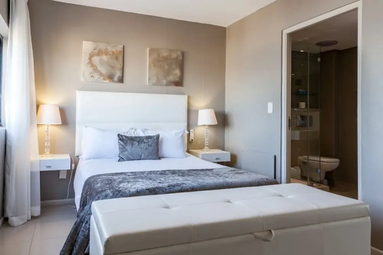 3 Bedrooms Deluxe Suite with balcony