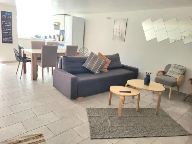 2 Bedrooms Apartment