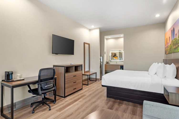 Clarion Pointe Spring - Houston North