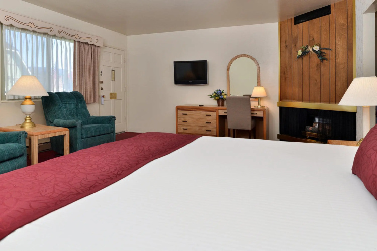 Svendsgaard's Danish Lodge Americas Best Value Inn