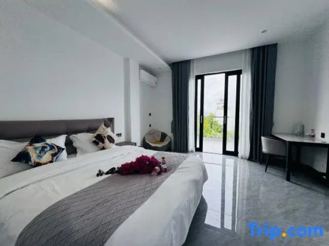 Standard Twin room with balcony