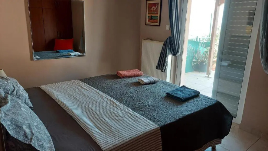 Airport Friendly House 1