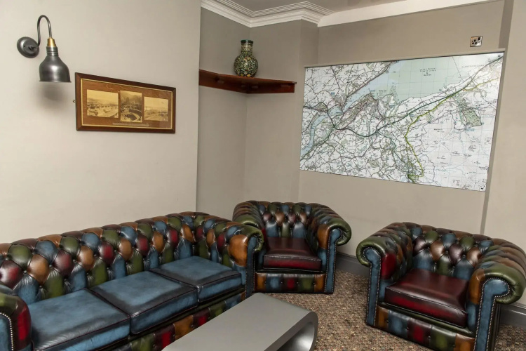 Nomi Rooms & Restaurant