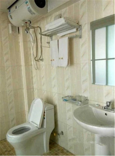 Chengde Huatang Hotel