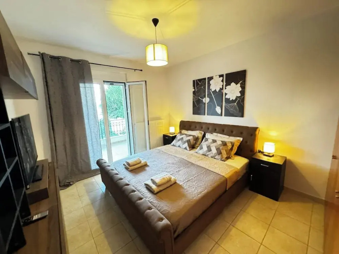 Skiathos Center Stylish 2 Bd w Balcony