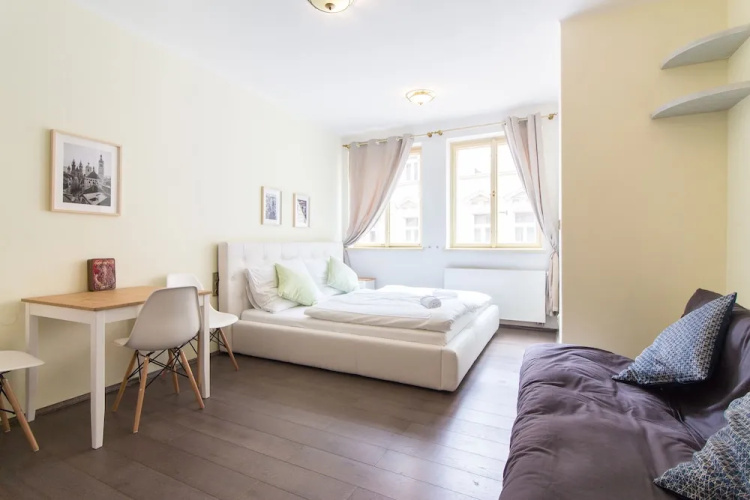Charles Bridge Studio Apartment By Easybnb