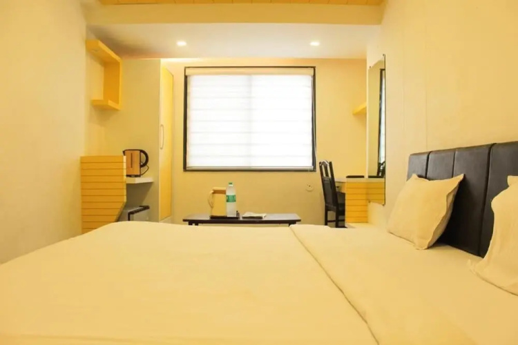 Maa Sharda Hotel