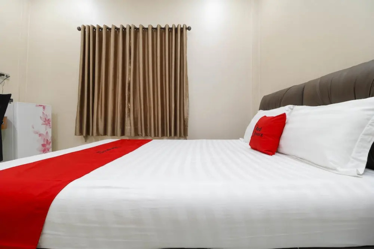 RedDoorz Plus near Dharmawangsa