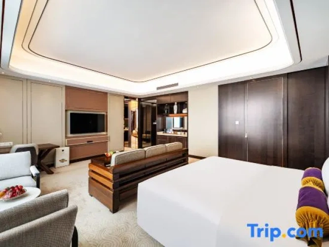 Executive Double Suite with river view