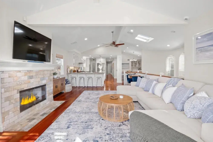 4br Beach House Steps From Sand - AC Parking BBQ