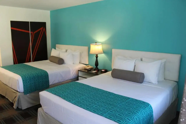 Howard Johnson Express Inn