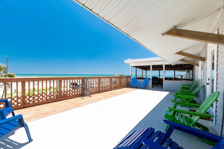 Lenoras Pelican Beach House by Vtrips