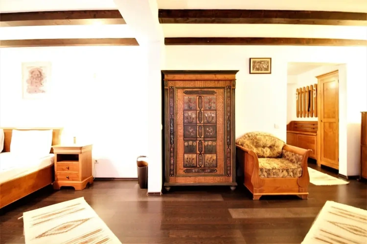 Executive Double Suite with mountain view