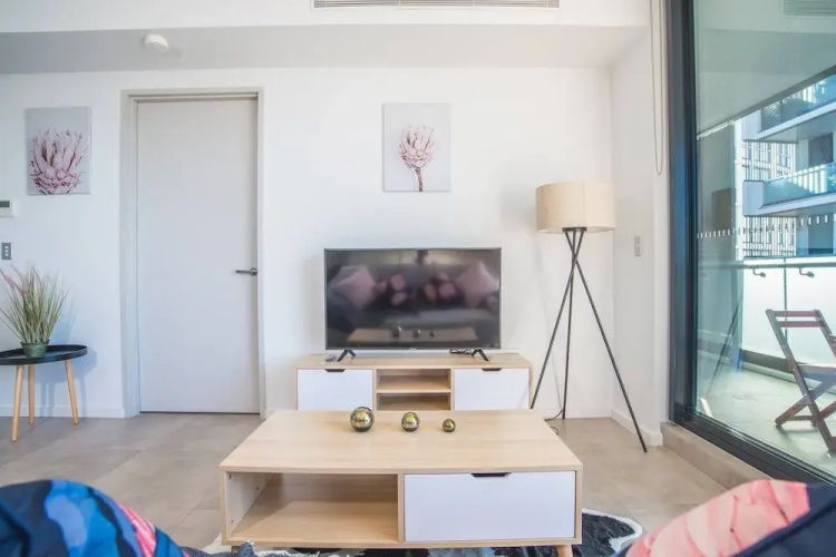 Lively 2bed1bath Mascot APT