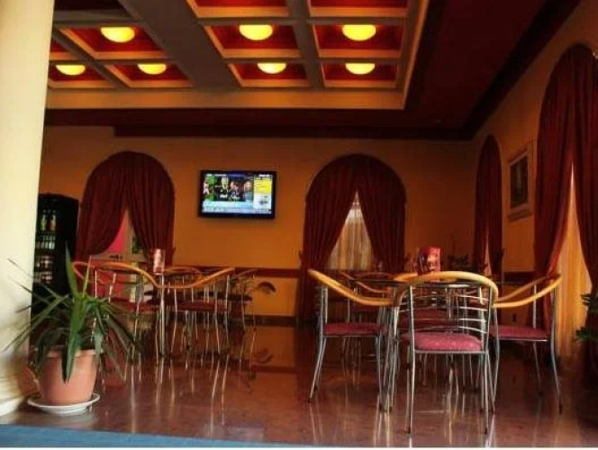 Hotel Ani