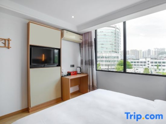 Standard Double room with river view
