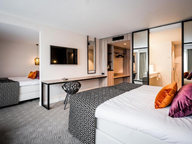 Deluxe Quadruple room