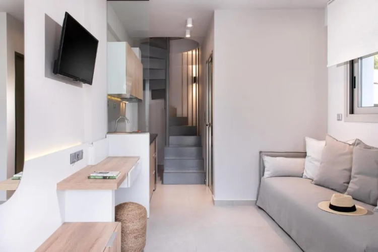 Afros Suites