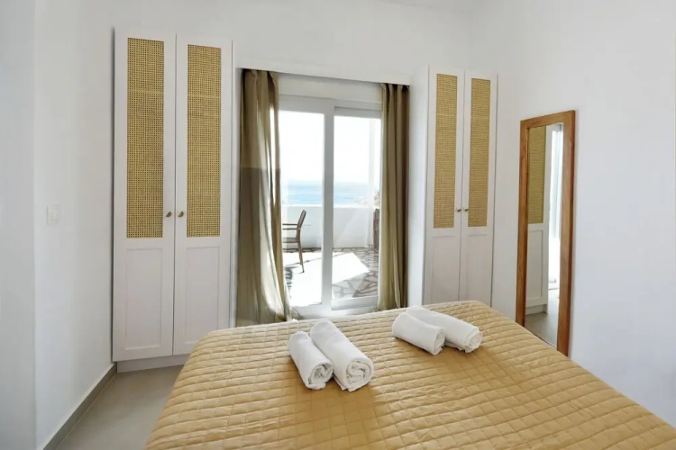 Giourgas Studios & Apartments
