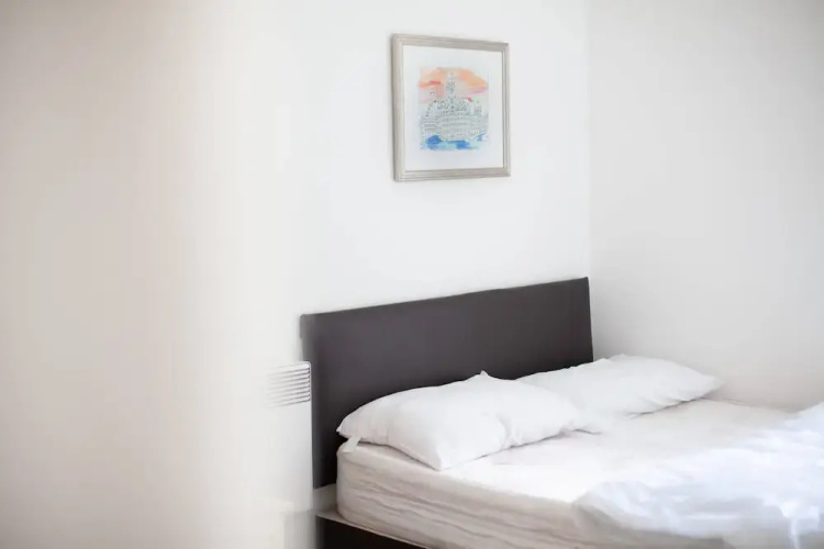 Henry Street - Apt 22