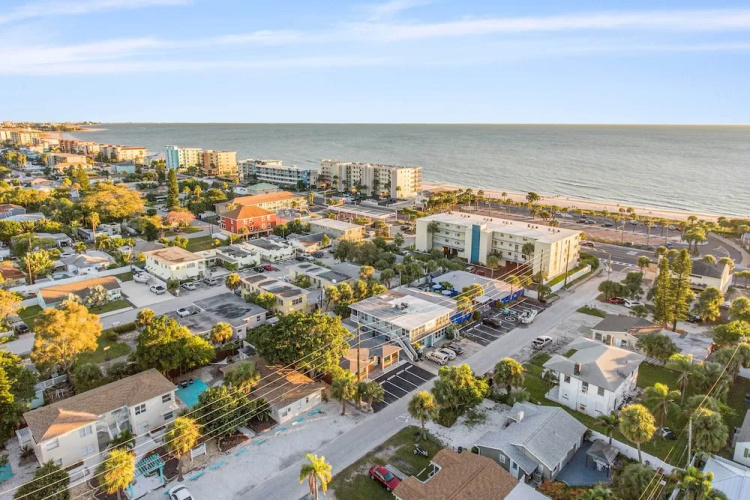 Well-appointed Madeira Beach Condo w/ Patio!