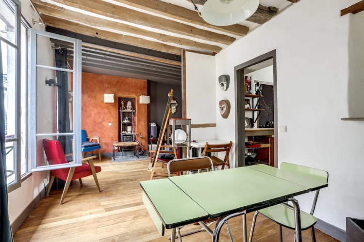 Grand prieuré apartment by Weekome