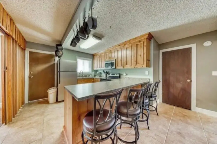 Spacious 2BR, 2BA for 6- Kristi
