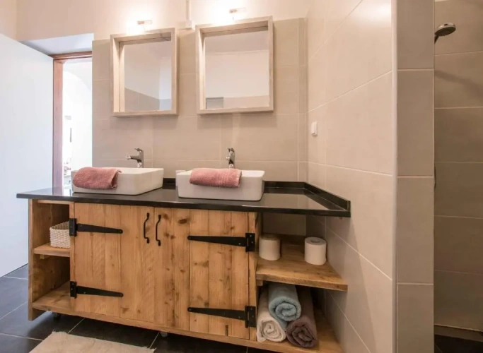 2 Bedrooms Cottage