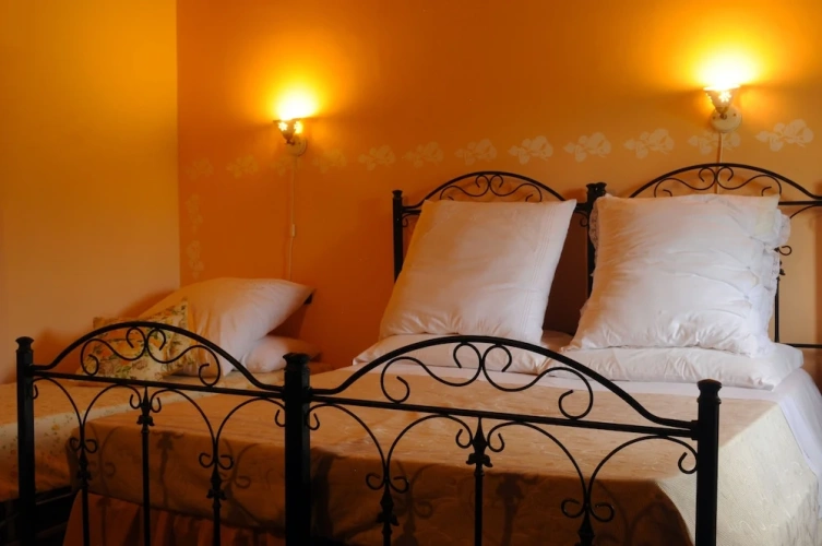 Standard Quadruple room with garden view