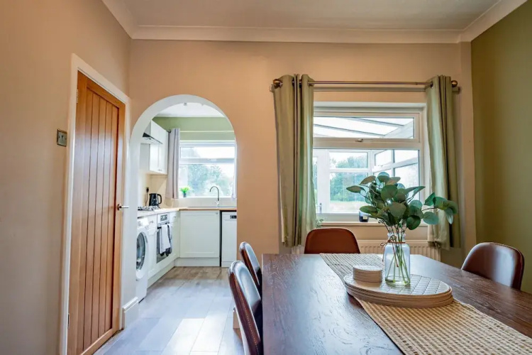Host Stay Mayfield House