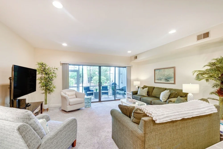 2 Bedrooms Apartment