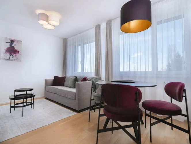 Quintuple Apartment