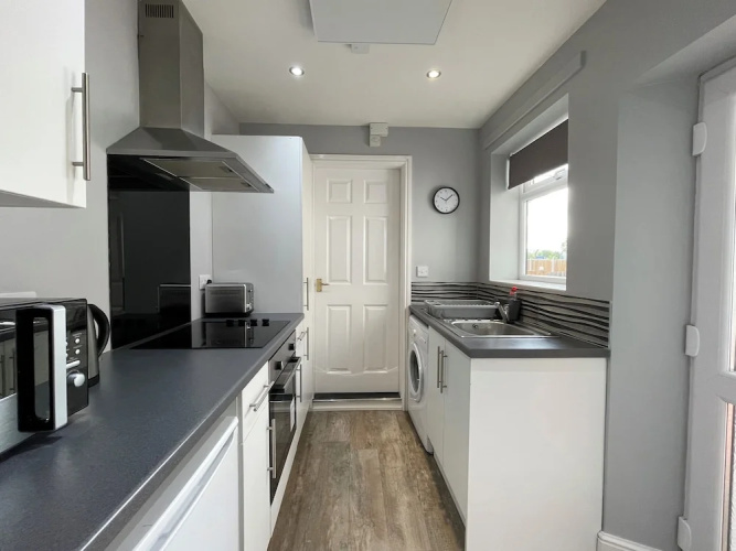 Cosy & Comfortable Apt with Parking